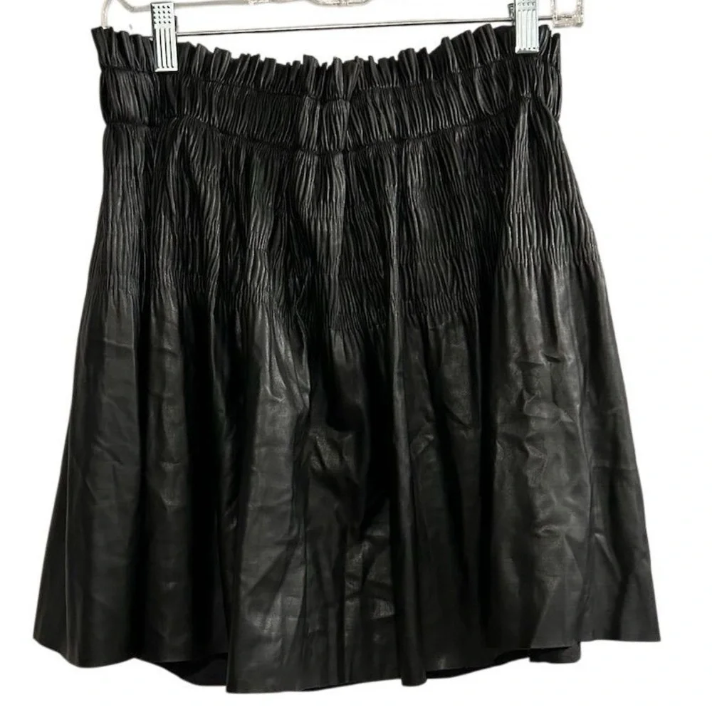7‎ For All Mankind Women's Black Faux Leather Mini Skirt Size M pleated Lined
